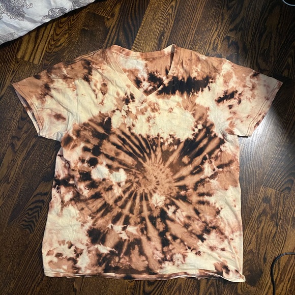 Custom Bleach Dye/ Tie Dye Shirts 💥 - Picture 3 of 4